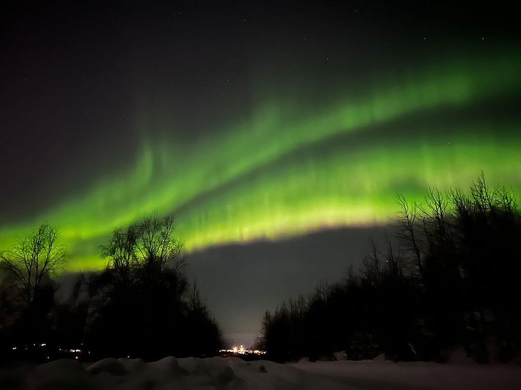 A green aurora