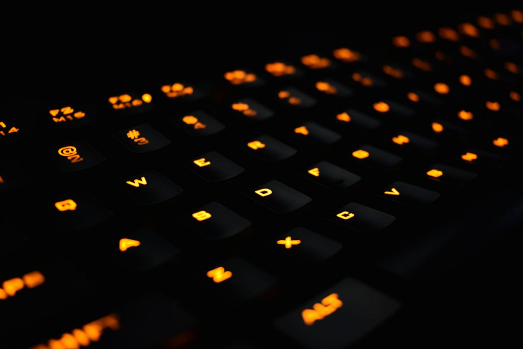 An illuminating computer keyboard