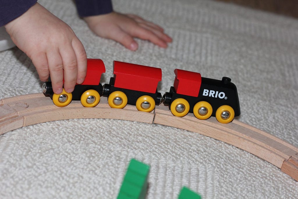 Review: BRIO Classic Figure of 8 Train Set
