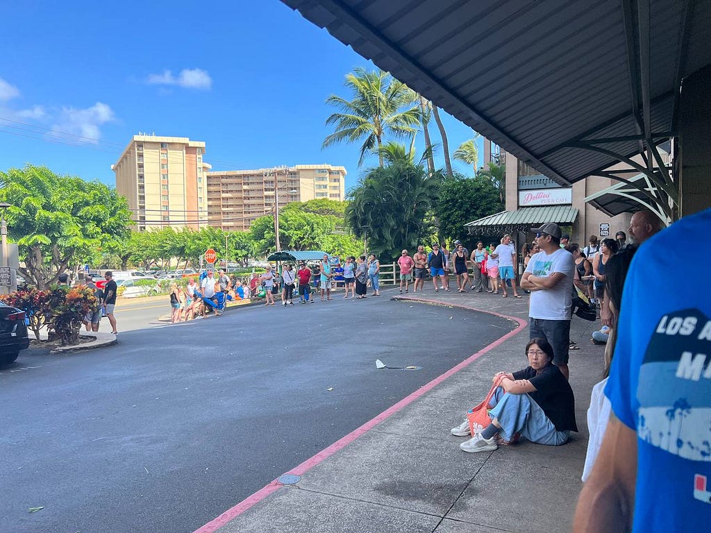 Maui-Grocery line