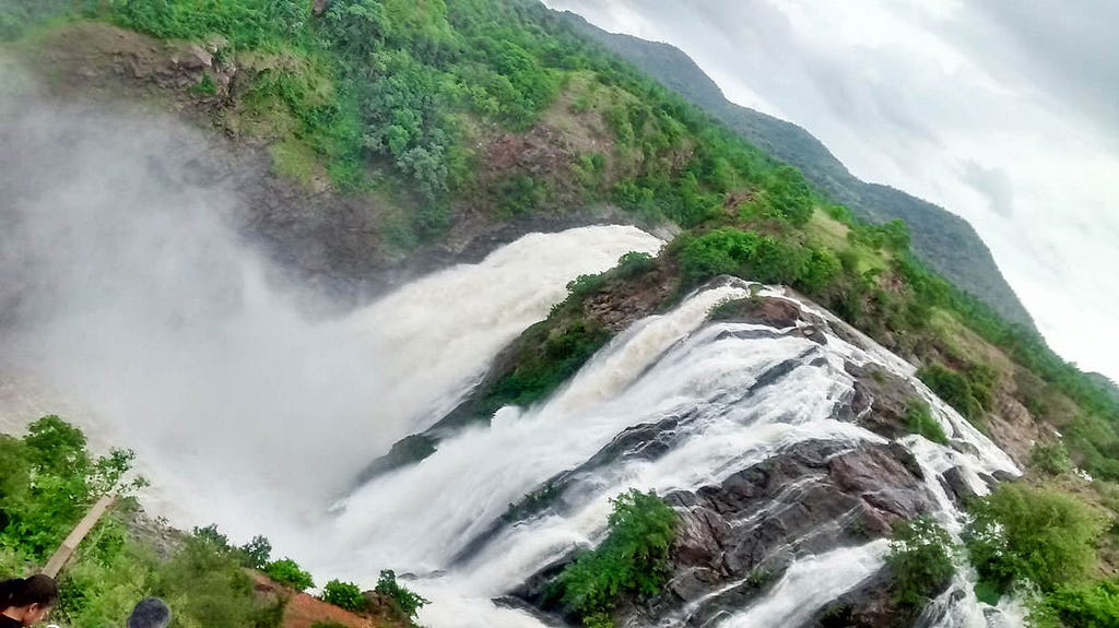 Shivanasamudra---Falls4