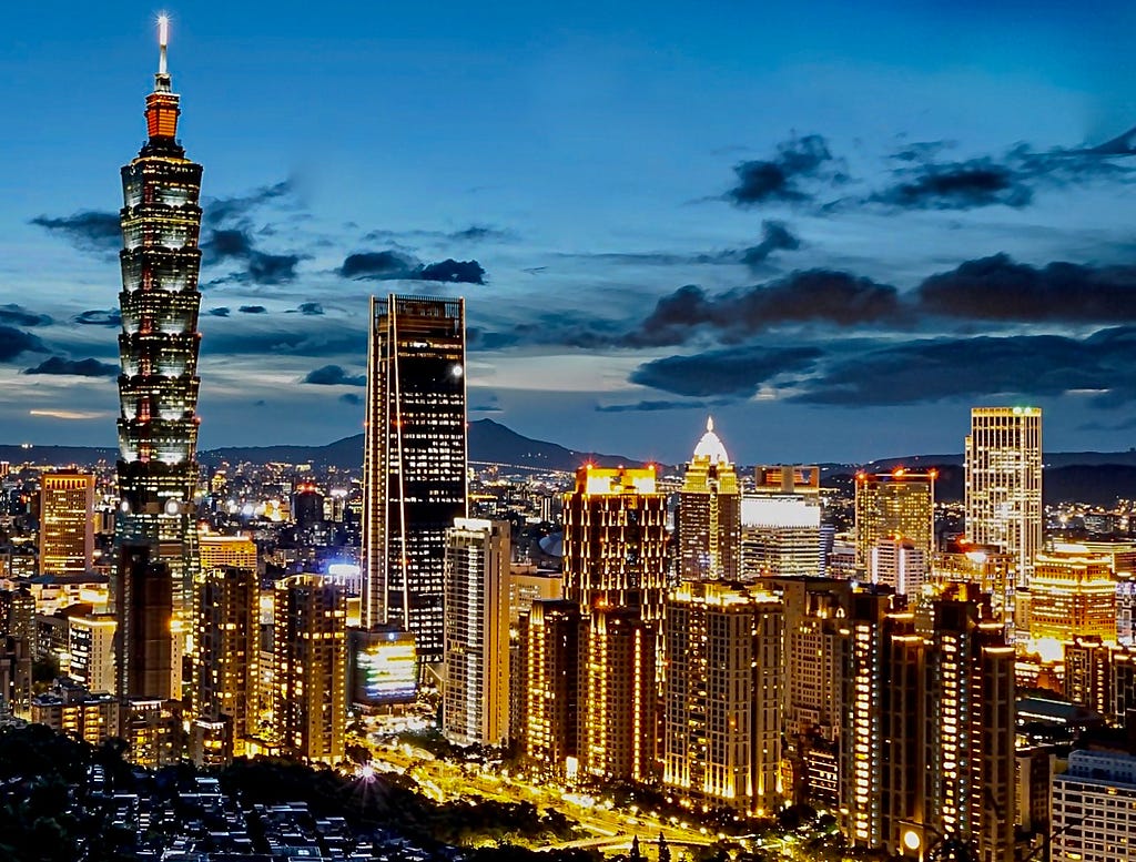 Taipei Skyline(毛貓大少爺 from Taipei, Taiwan)