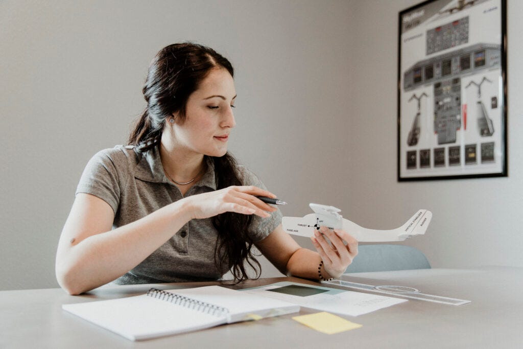 HOW STUDENT PILOTS CAN STUDY SMARTER (NOT LONGER) FOR THE FAA WRITTEN HOW STUDENT PILOTS CAN STUDY SMARTER (NOT LONGER) FOR THE FAA WRITTEN