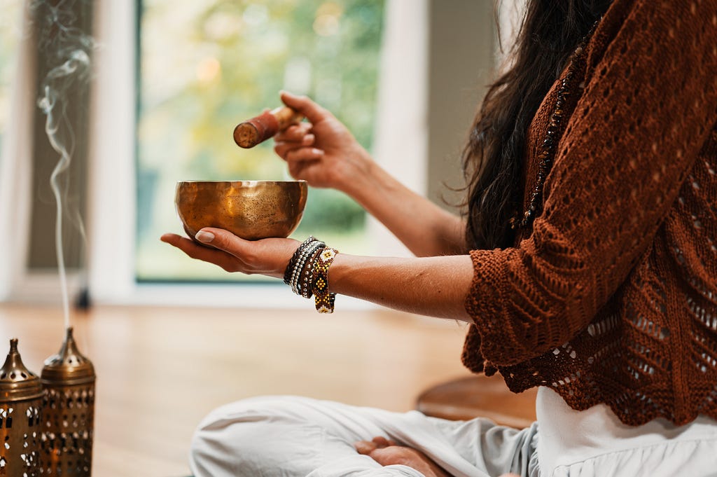 meditation practice through singing bowl