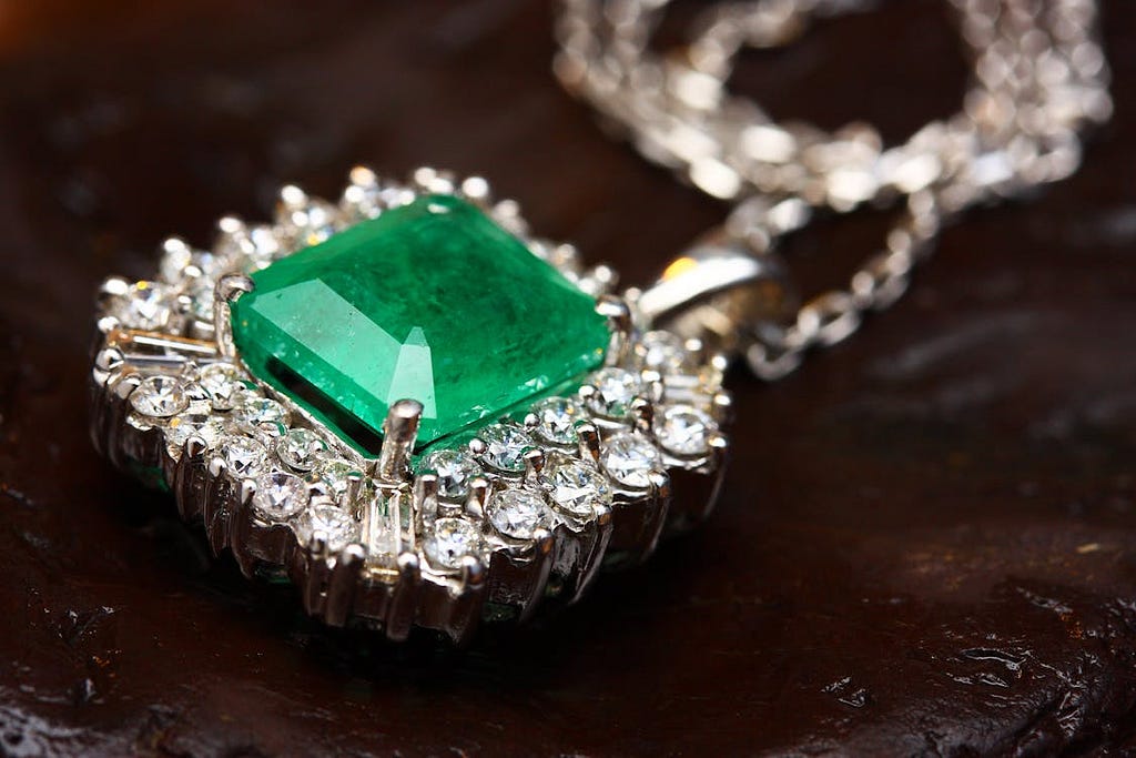 5 THINGS YOU MUST HAVE IN YOUR JEWELRY BOX NEW — MAROTH JEWELS