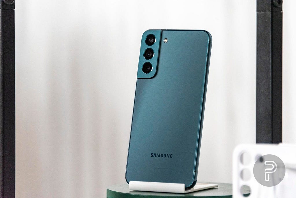 Samsung Galaxy S22 Plus Yeşil yakın çekim 1