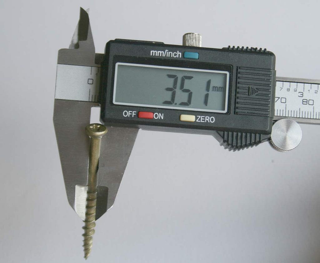 Measuring the shank diameter of a wood screw