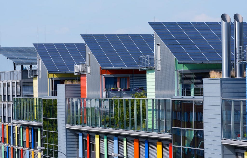 Freiburg, Germany’s Rooftop Solar Panels. Image Credit: https://www.taradigm.com/freiburg-europes-solar-city/.