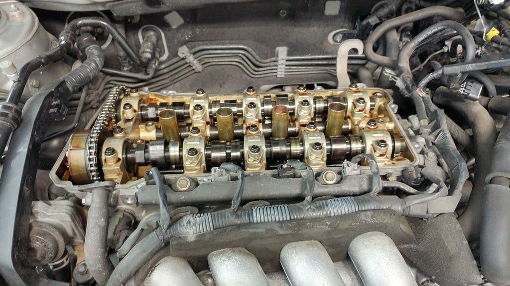 1. Understanding the Timing Chain: Function and Importance in Engine Operation