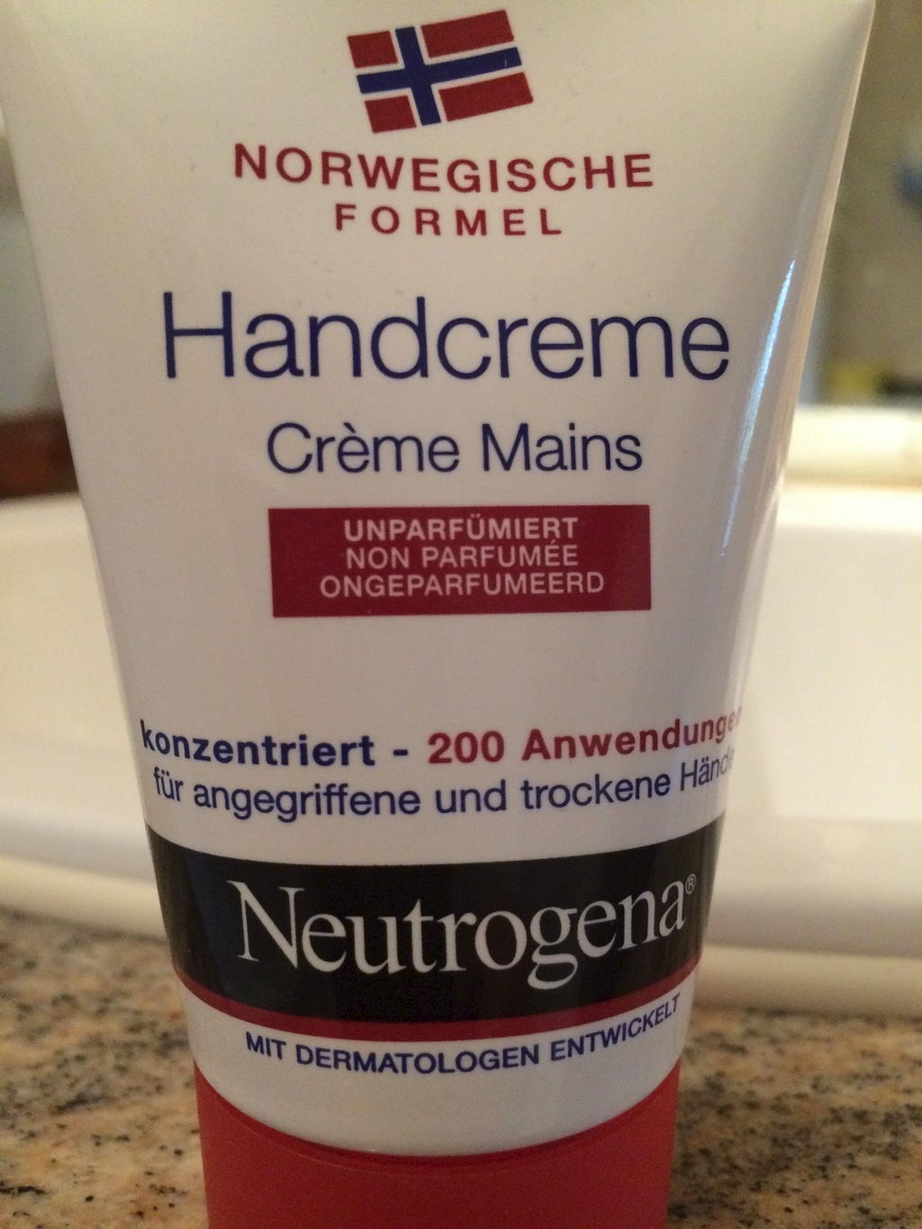 1. Understanding the Benefits of Neutrogena Men's Shaving Cream