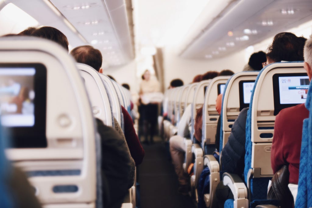 Follow these quick tips to keep fresh on a flight! 