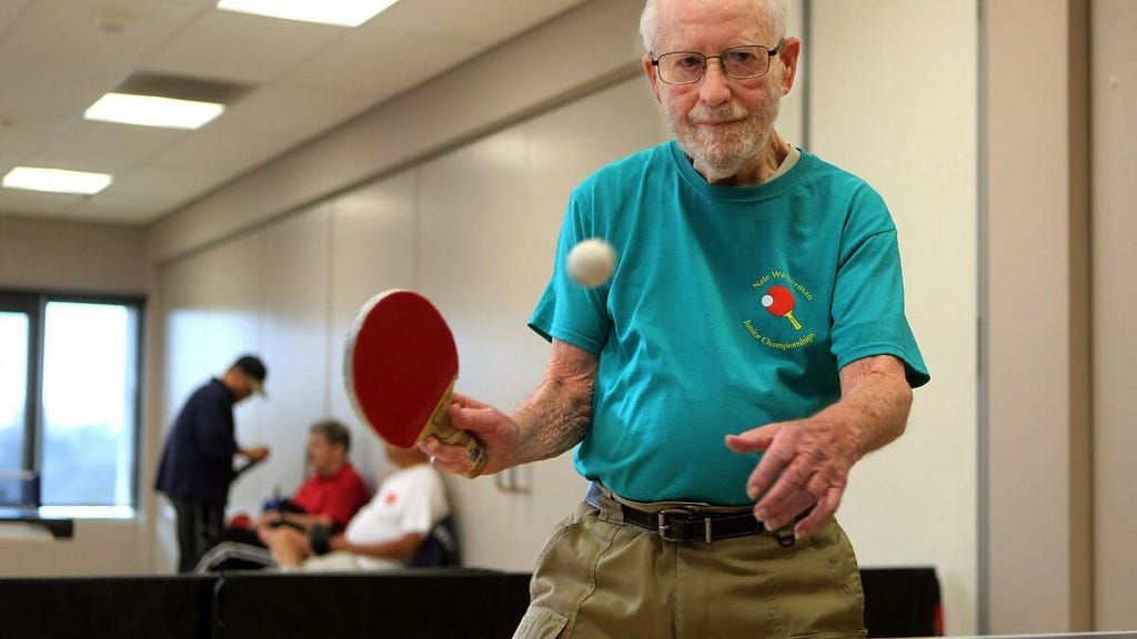 Si Wasserman playing table tennis