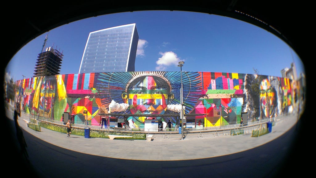 Mural by artist Warkrocinha by the Carioca Carnival Dance School