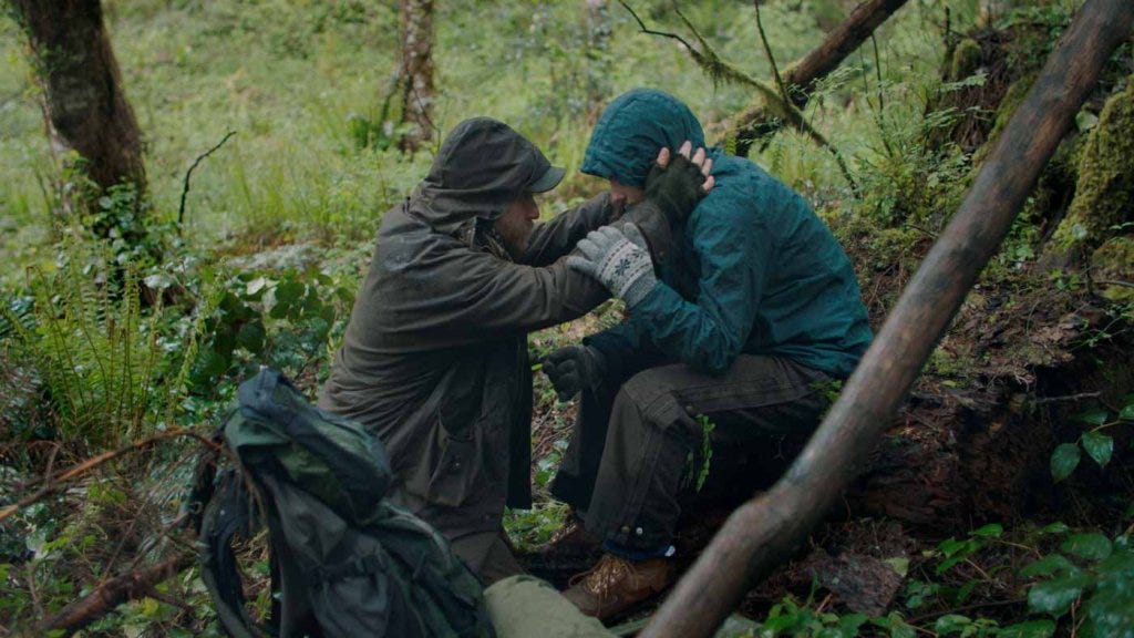 Thomasin Harcourt McKenzie and Ben Foster in Leave No Trace
