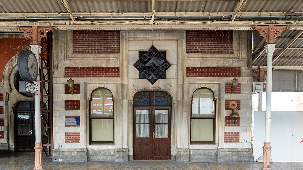 The station complex that we see today was built by the German architect August Jasmund in 1888–1889