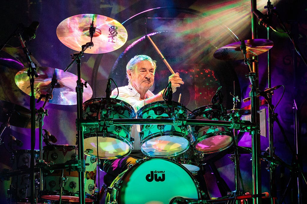 Chi è Nick Mason, il Batterista dei Pink Floyd