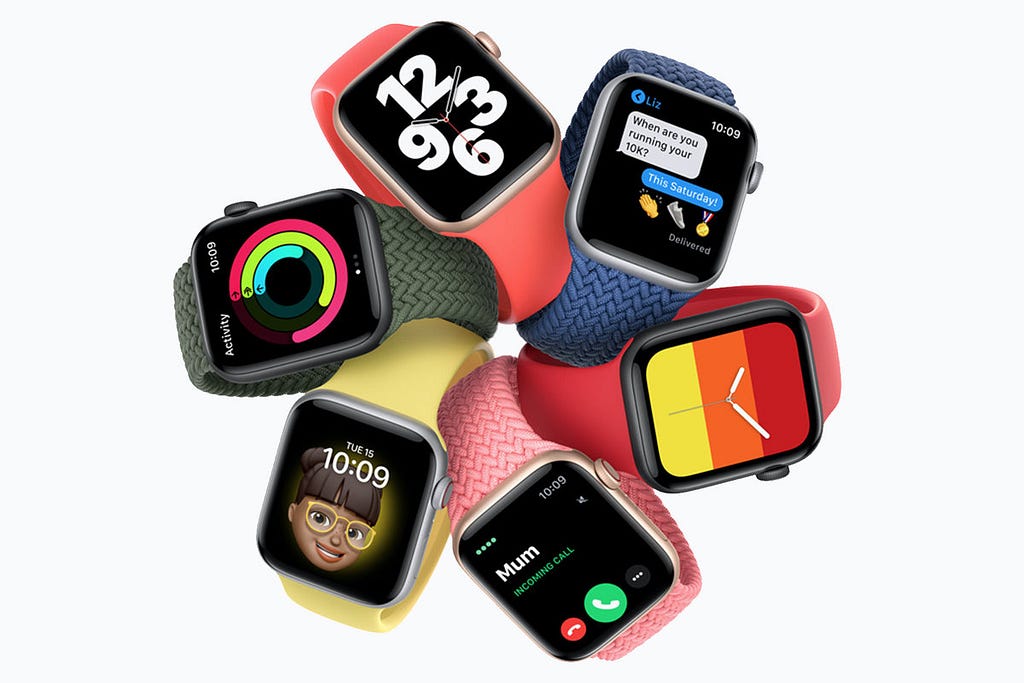 Imagem apresenta diversos relógios da Apple entrelaçados