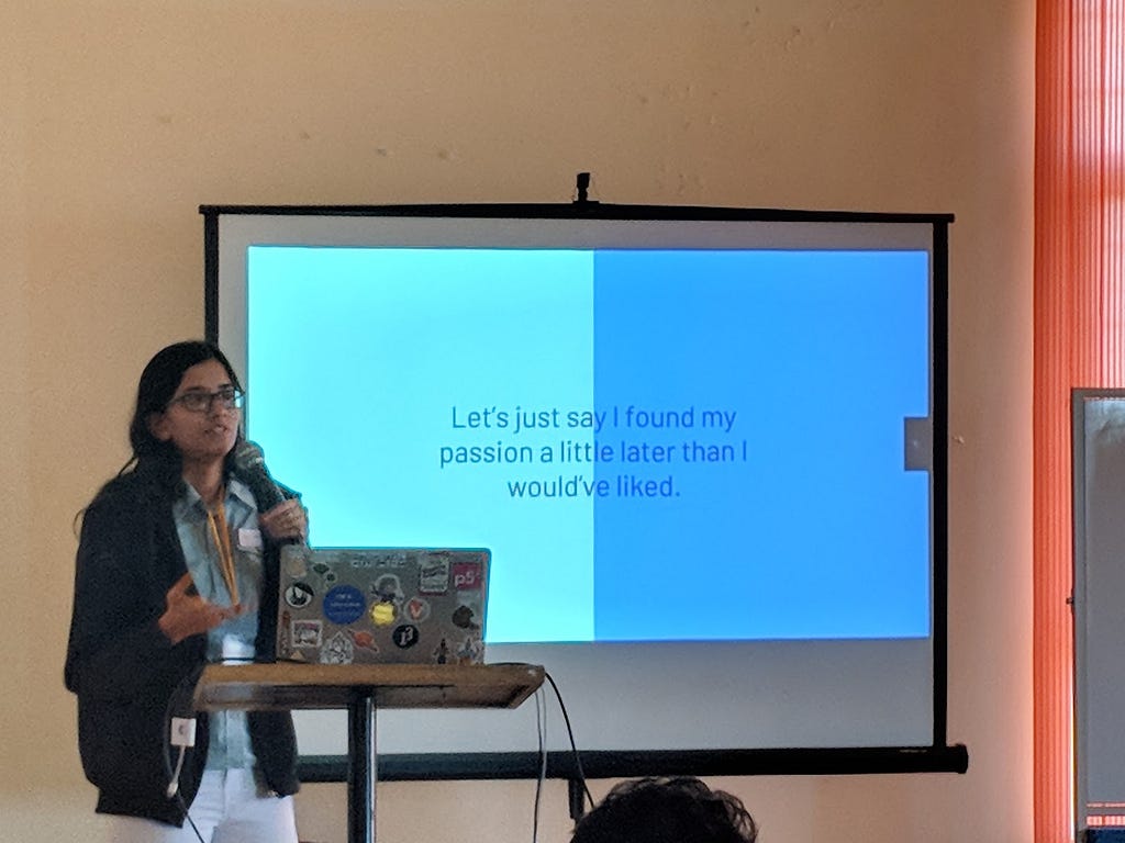 Tanvi Kumar presenting her talk “Stepping into the world of software through open source”