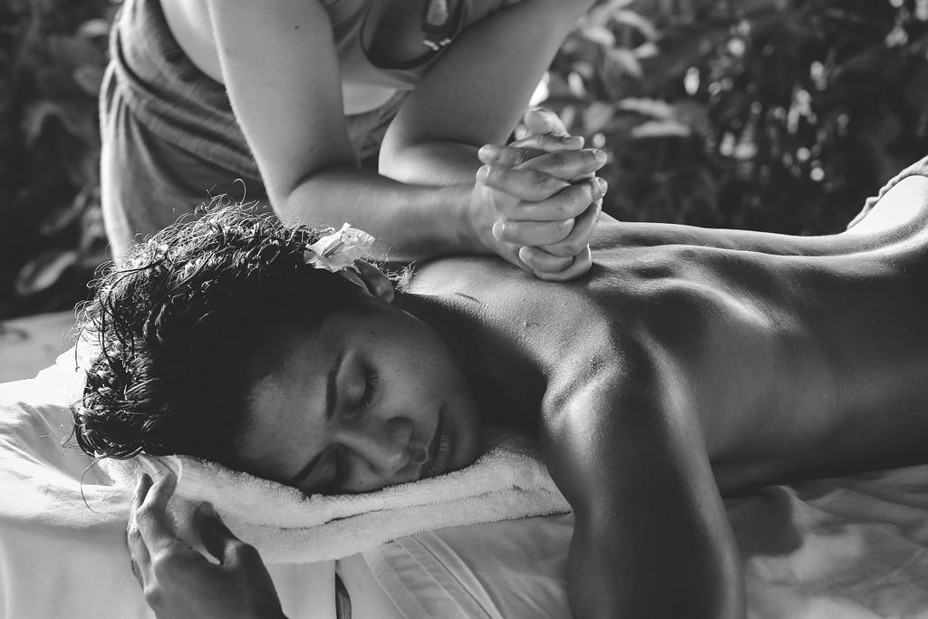 8 benefits of coconut oil massage in winter