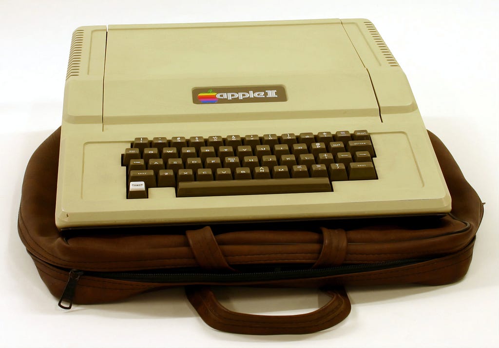 An Apple 2 computer