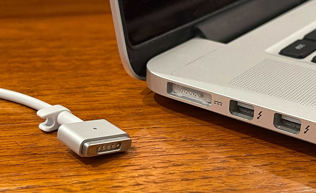 MagSafe power connection