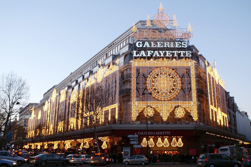 Apple a Parigi nelle Gallerie Lafayette