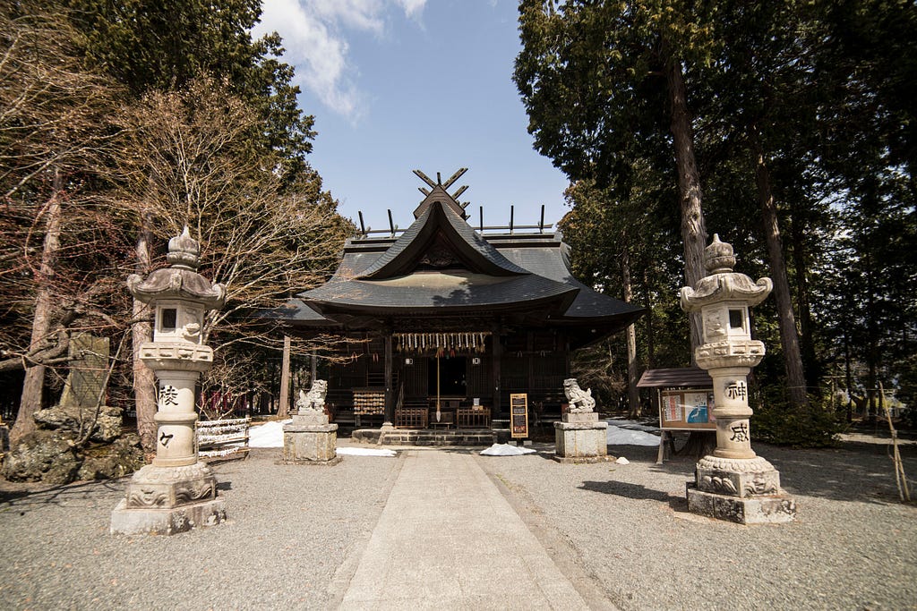 5 Fuji Lakes: Fuji Omuro Sengen Shrine in Kawaguchiko