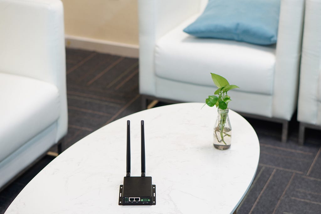 GL.iNet Collie, 4G LTE wireless gateway for small business