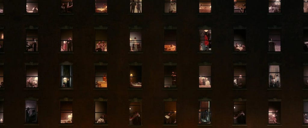 Diversas janelas de um prédio, cada uma com pessoas realizando atividades diferentes