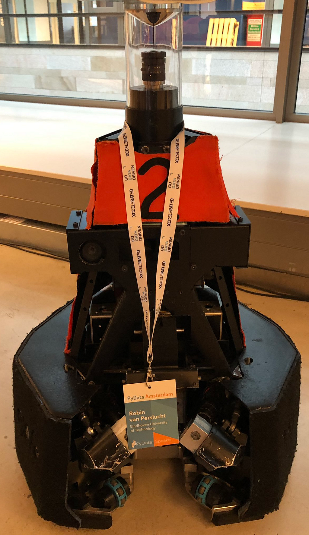 PyData’s first and only robot attendee: The football robot Robin van Perslucht