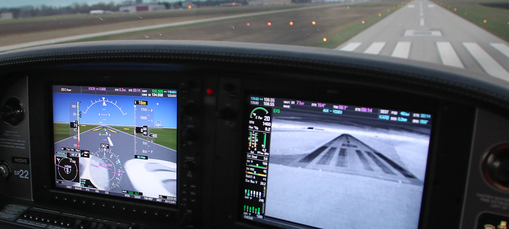 Photo of Cirrus cockpit technology.