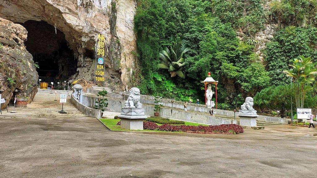 Walking towards the entrance of Kek Lok Tong Cave Temple.