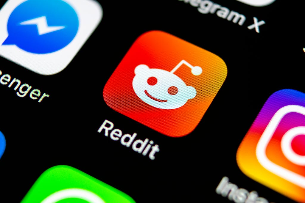 Reddit app logo