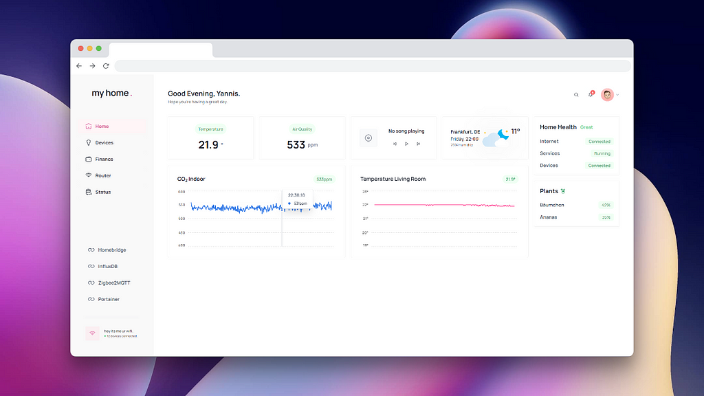 The home page shows key stats like air quality, temperature, and weather but also information about my plants. If there is something wrong, I can see it directly here without having to navigate to four different pages.