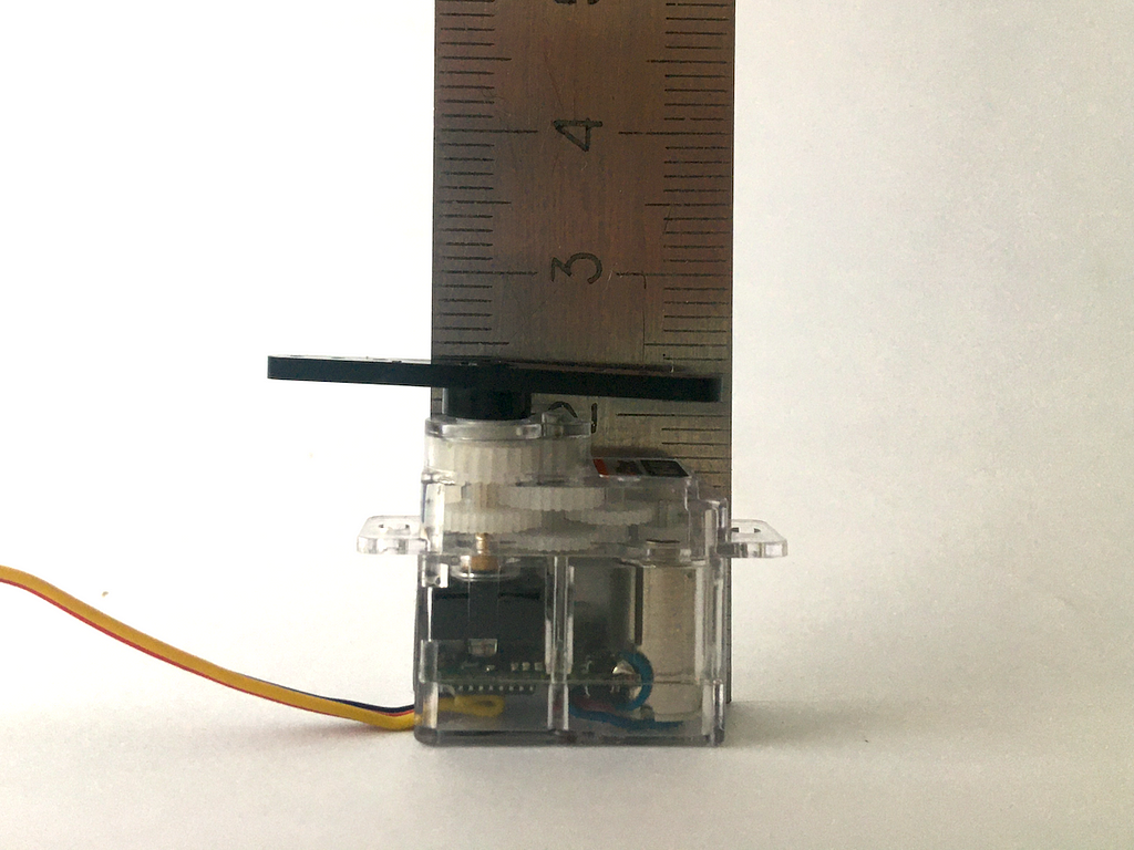 Hitec HS-40 total height with the control arm