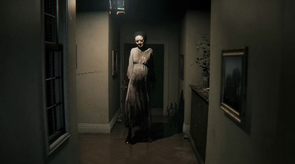 A gory ghost, dubbed “Lisa,” lurches her way toward the player.