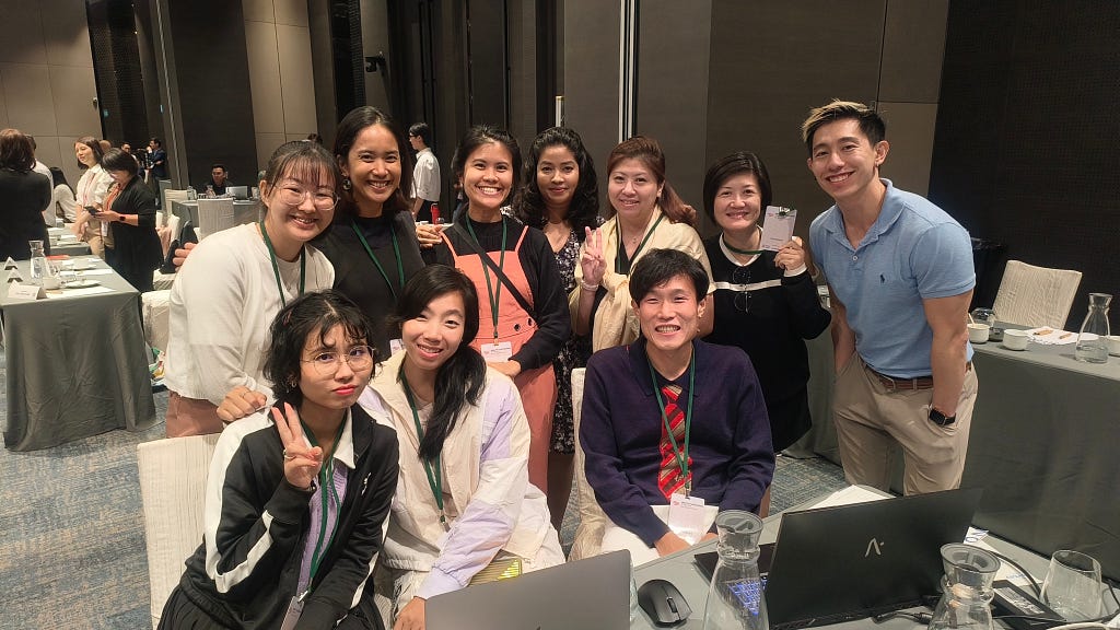 A group photo of the ten people from the course who participated in the hackathon.