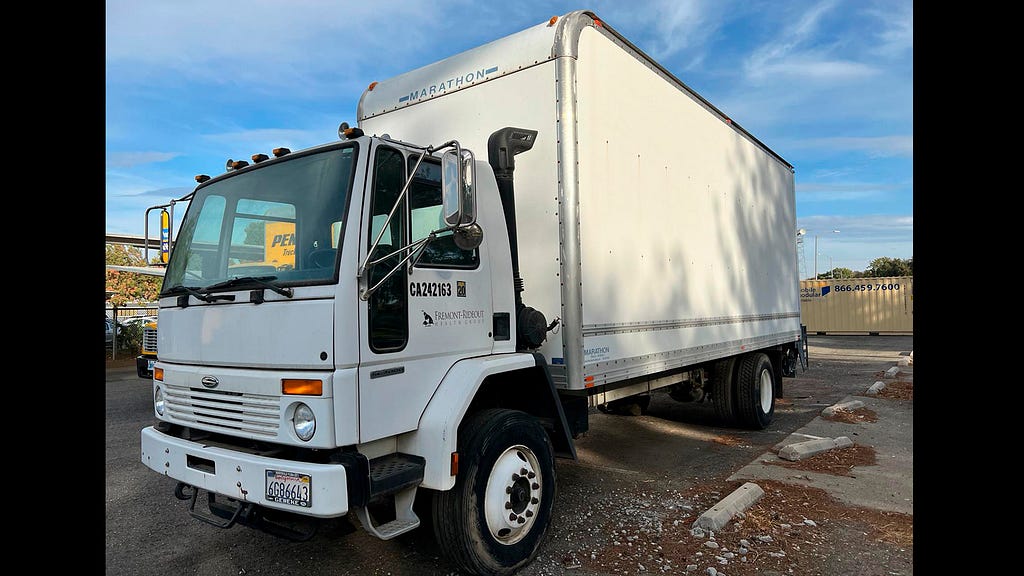 Adventist Health dona un camión a la UM