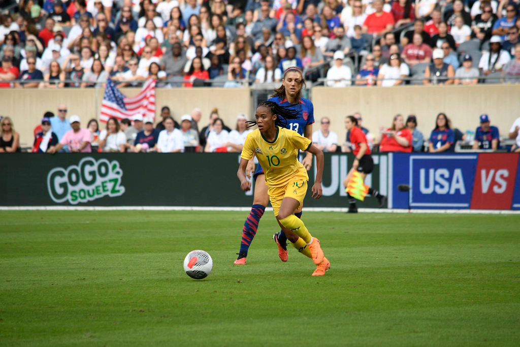 Linda Mothalo progressing play against USA in international friendly ©Twitter/Banyana_Banyana
