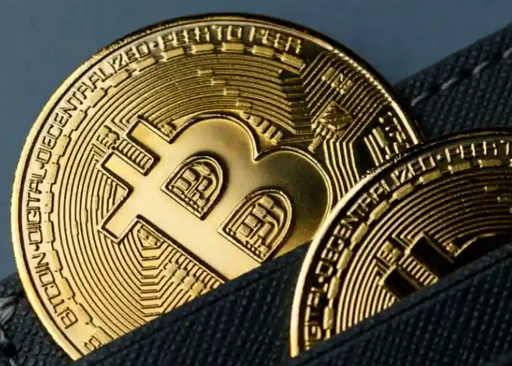 The $717M Ghost: Why Nobody Wanted 10,000 BTC for Fifty Bucks