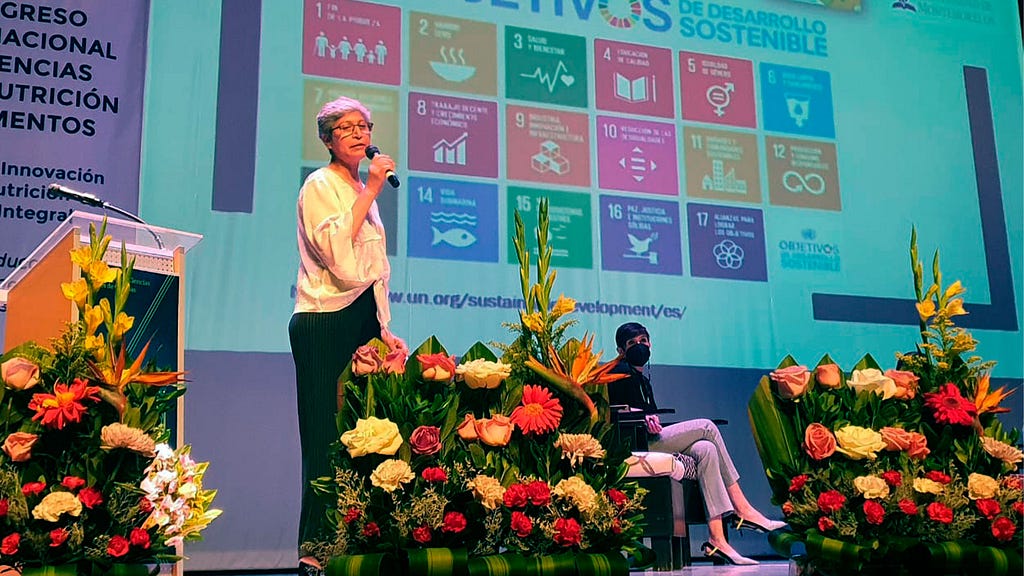Exponen sobre dietas sostenibles y sostenibilidad alimentaria en congreso internacional