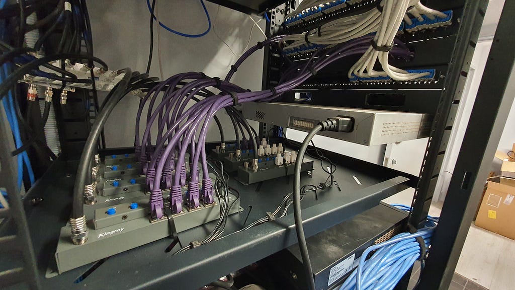 RF over cat5 distribution amplifier, by The Technologenius