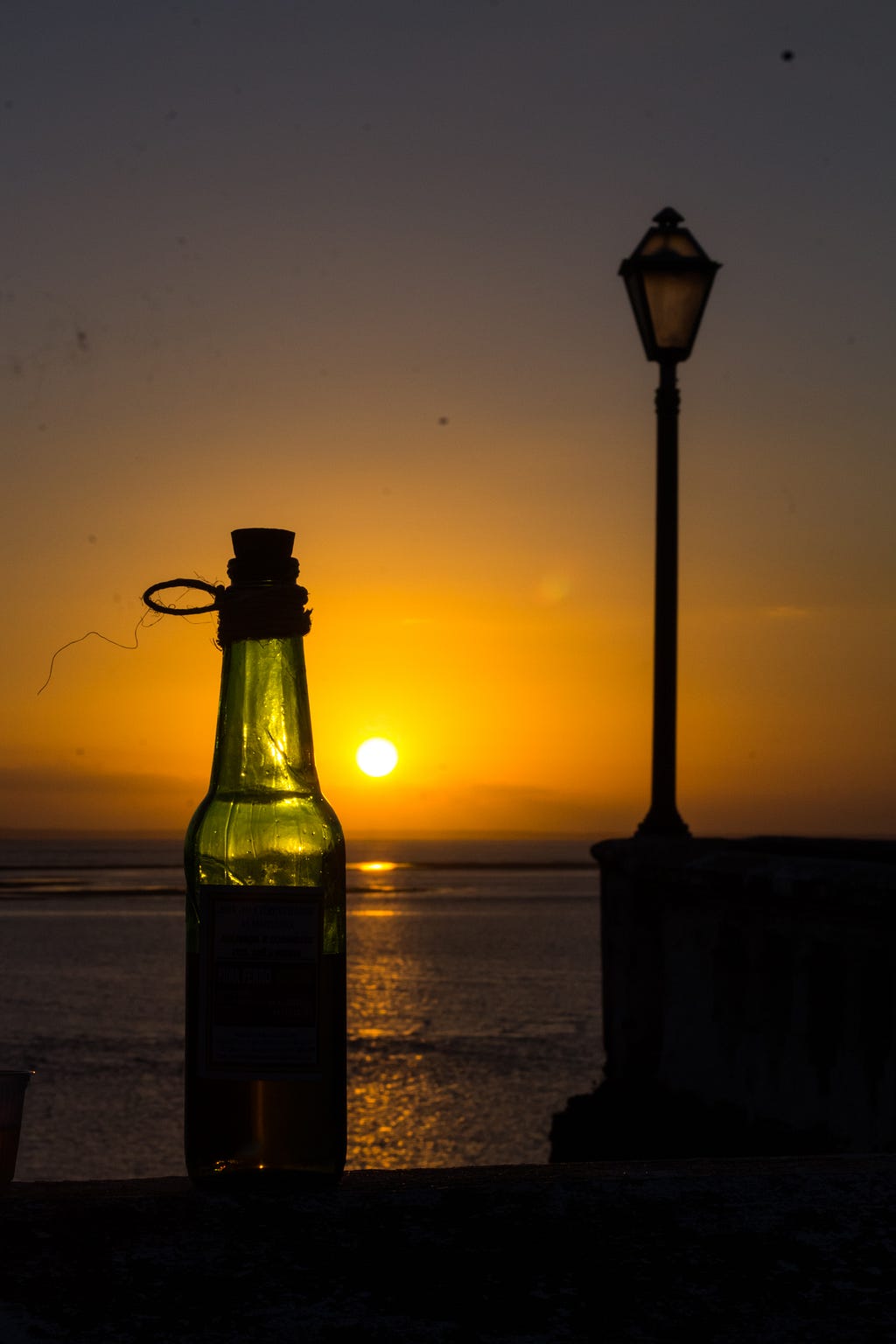 Foto por Lucas Barbosa, vista da cidade de São Luís. Cachaça Fura-Ferro à vista.