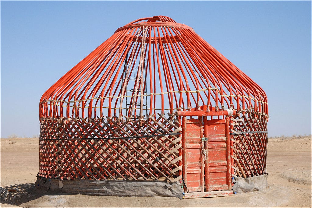 Frame of a yurt in Uzbekistan By Jean-Pierre Dalbéra from Paris, France — Armature d&#039;une yourte (Khorezm, Ouzbékistan), CC BY 2.0, https://commons.wikimedia.org/w/index.php?curid=24666849