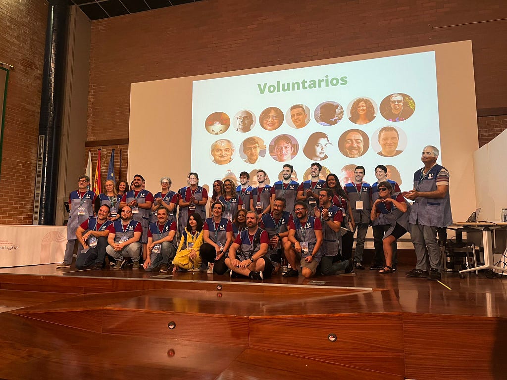 O equipo de organizadores e voluntarios.