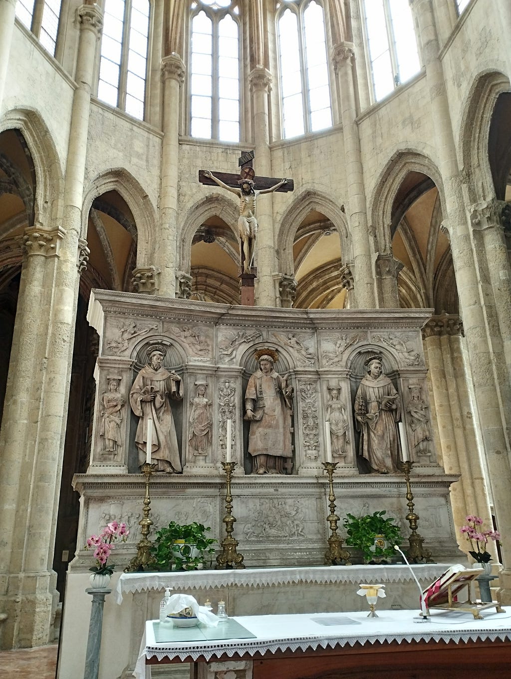 Altar at the Basilica of San Lorenzo Maggiore, Naples, Italy. Image of the author, Antonello Mirone.