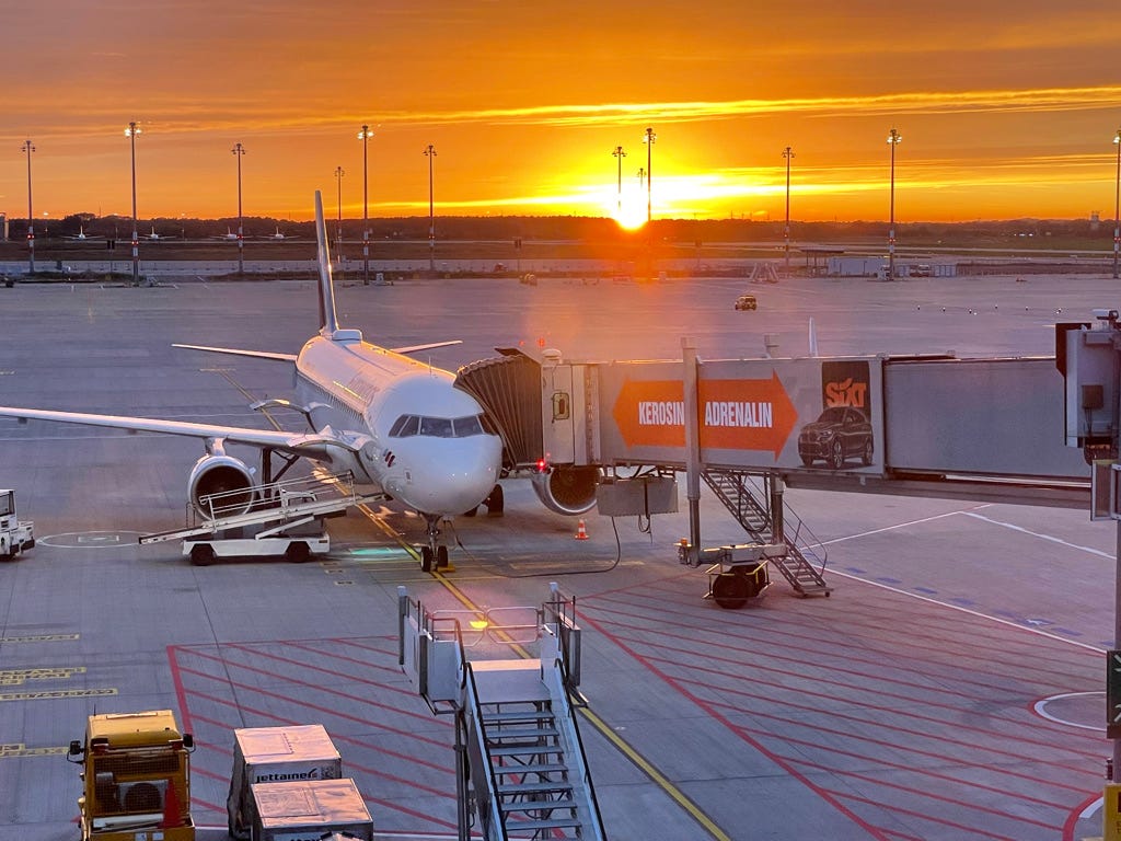 Sonnenuntergang am Berliner Flughafen BER