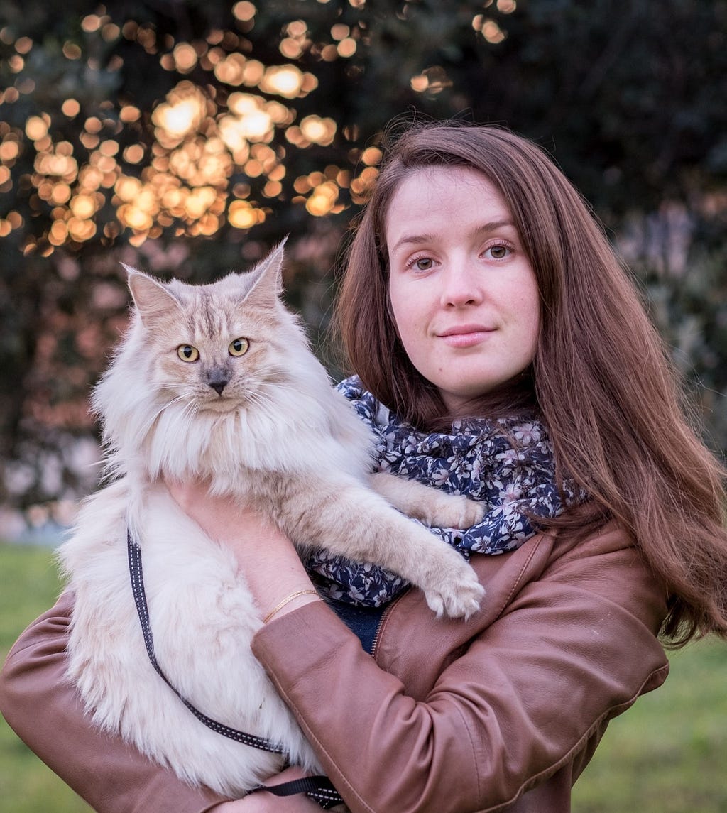 Coline Doebelin with her cat.
