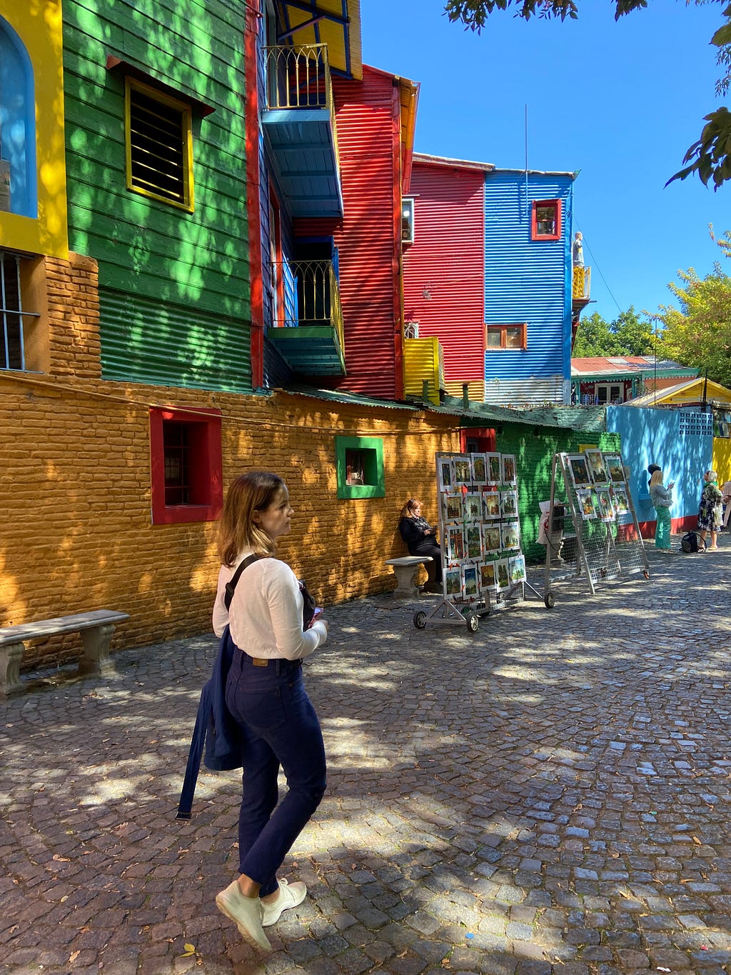 Strolling La Boca (barrio) in Buenos Aires