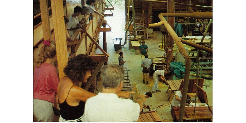 Pole-frame shed of Griffith Tablecraft which served as a well-known tourist attraction